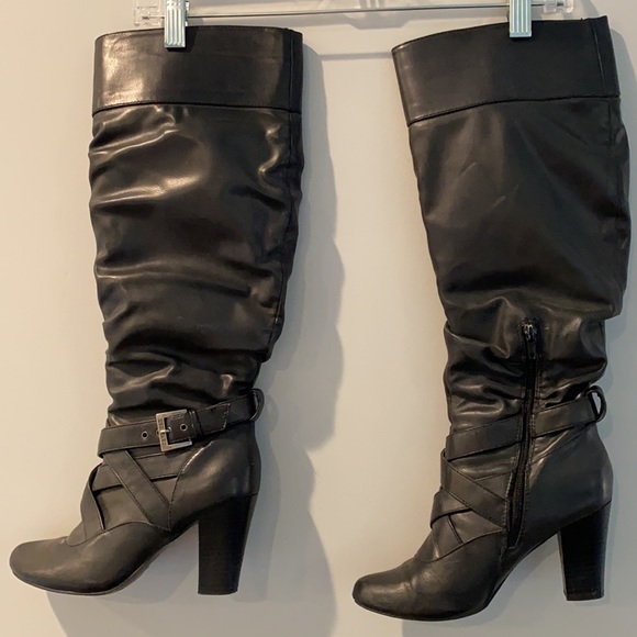 Guess knee high boots 👢 - Picture 6 of 8